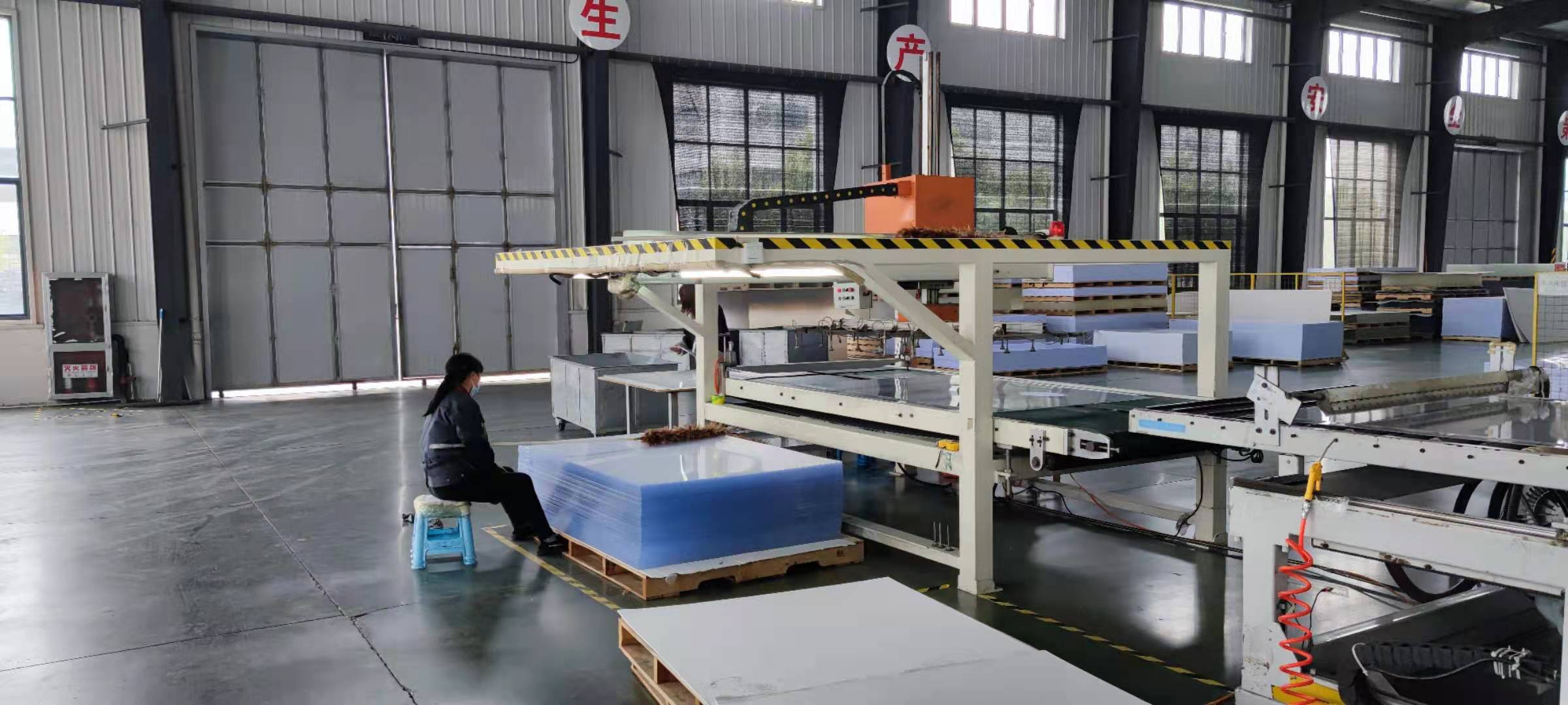 production of extruded acrylic sheets -3